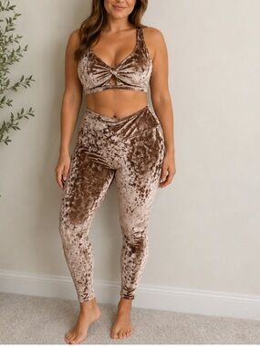 Fabletics Crushed Velvet Activewear Set XL Sports Bra Leggings Yoga Gym Athlete